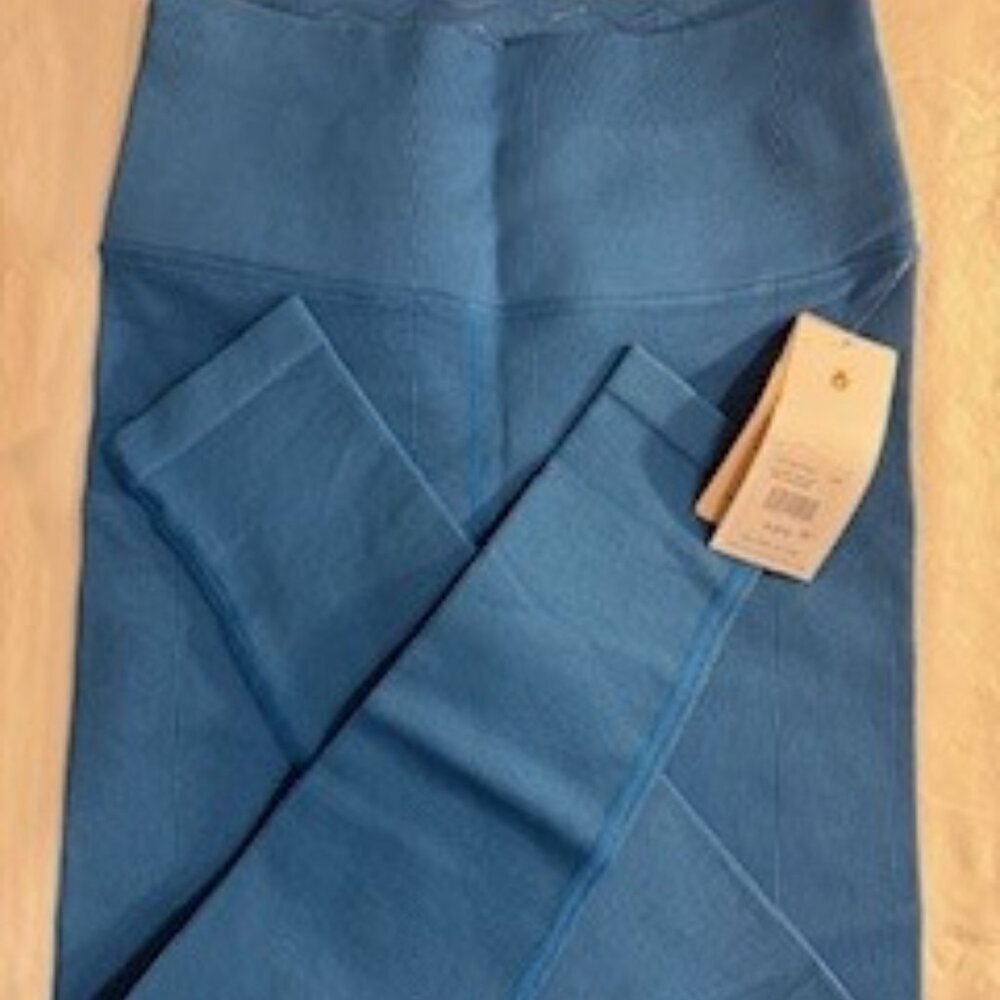 Spiritual Gangster LOVE Sculpt 7/8 Leggings - NWT